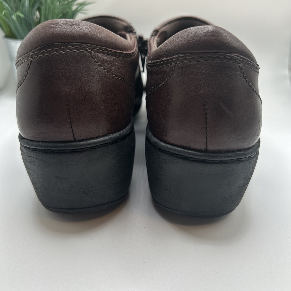 Clarks Channing Ann Brown Slip On Loafer Womens Size 8 M Button On Side - Picture 13 of 16
